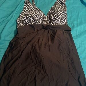 Black and White Geometric 2 pc swim suit shorts